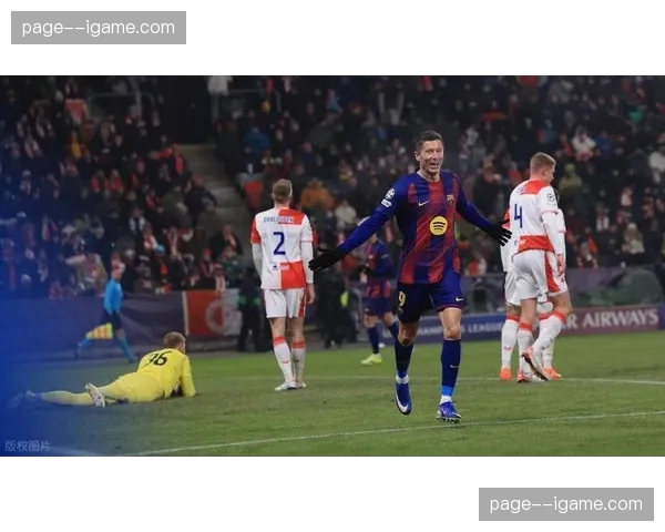 西甲焦点战：巴塞罗那2-1险胜塞维利亚，莱万制胜球源于定位球新战术