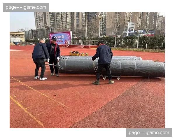 场地标准探讨：草坪质量对实施极致高位压迫战术的决定性影响及联盟应对策略